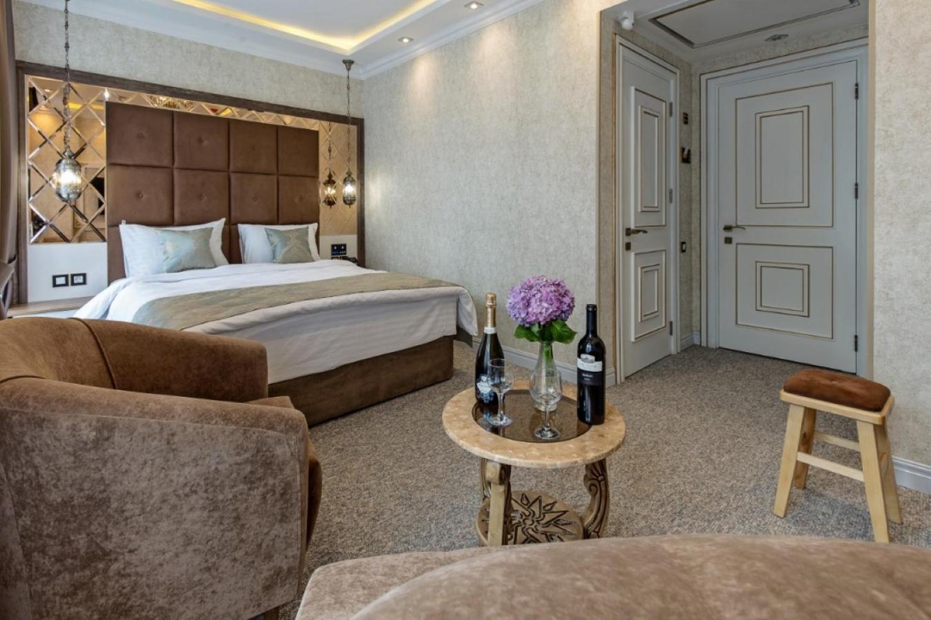 Aqua Hotel Тбилиси Экстерьер фото