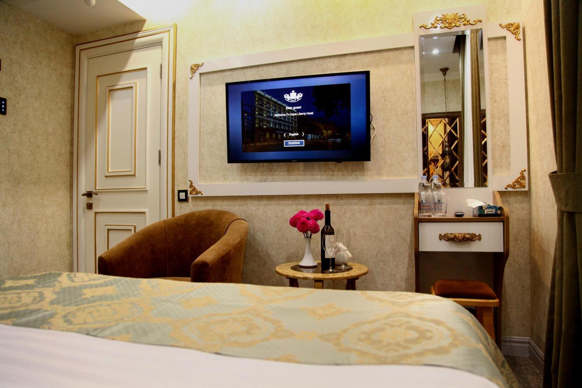 Aqua Hotel Тбилиси Экстерьер фото